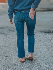 Lovervet Mid Rise Slim Straight Jean