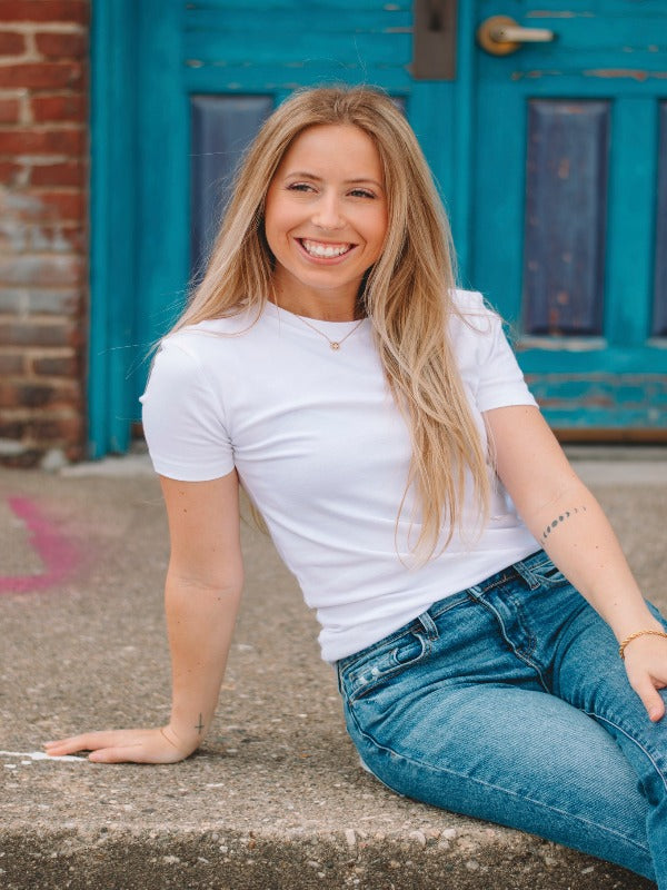 Lilly White Short Sleeve Basic